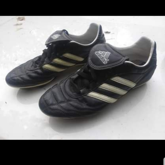 Adidas Soccer Cleats - Picture 2 of 3